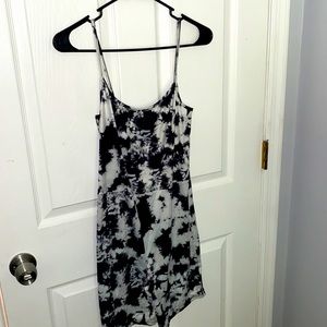 White/black romper,L